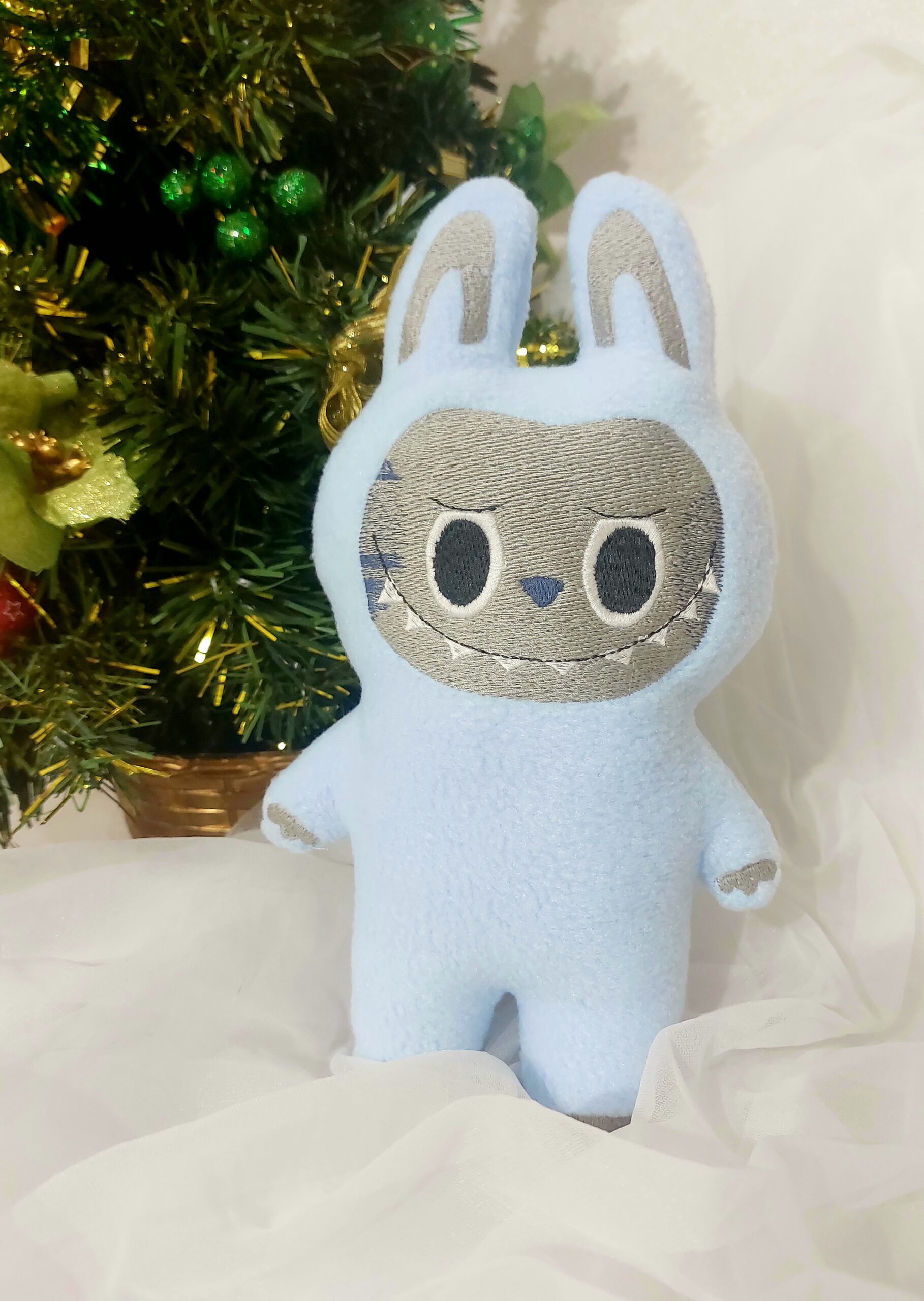 LABUBU ŽAISLAS SU IŠSIUVINĖTU VARDU